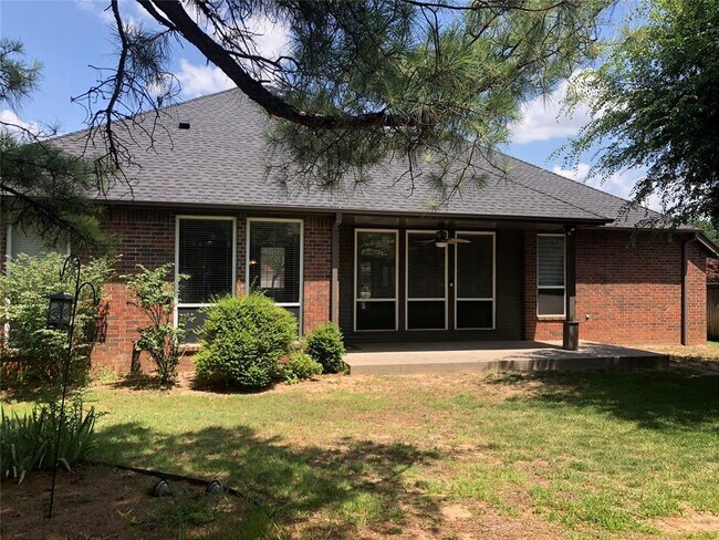 Foto del edificio - 812 Cedarbrook Dr