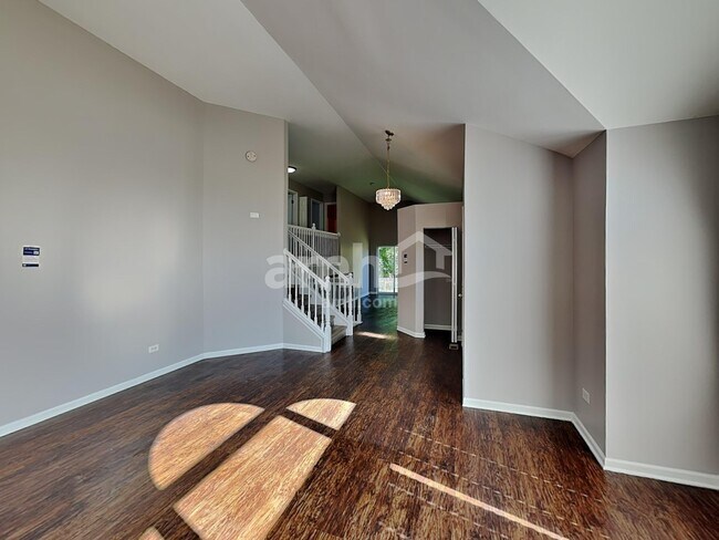 Foto del edificio - 2307 White Eagle Dr