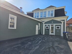 Building Photo - 64 Kenyon St