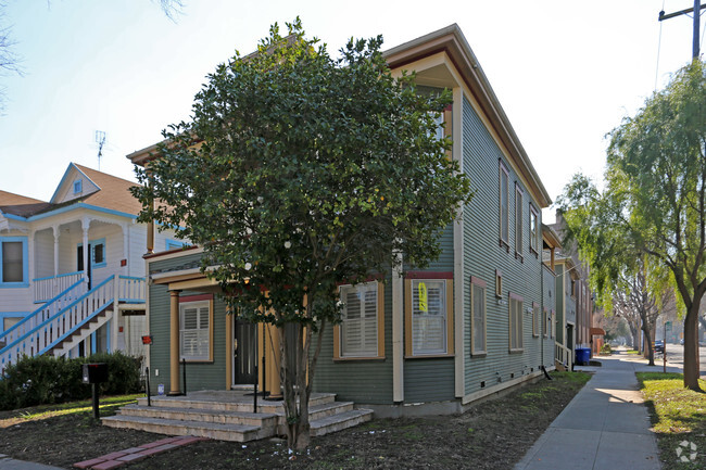 Building Photo - 800-802 U St