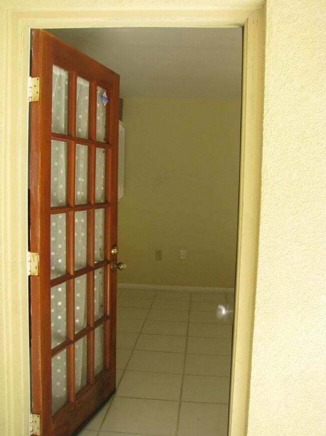 Building Photo - 221 2nd Terrace