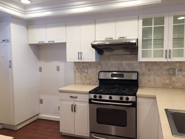 Cocina 2 - 12711 Mitchell Ave