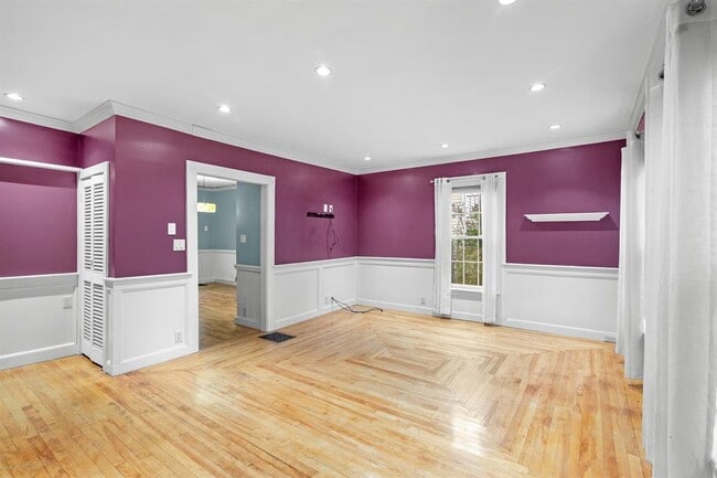 living room - 2 Beacon St