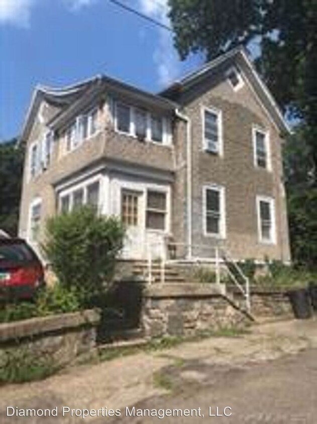 3 St, Ansonia, CT 06401 Room for Rent in Ansonia, CT