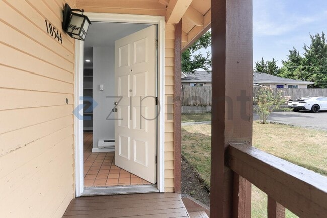 Building Photo - Unit
