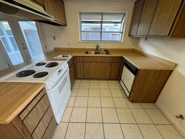 Foto del edificio - Charming 3-Bedroom Home for Rent in Antelo...