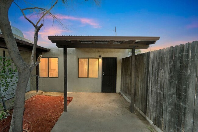 Building Photo - 129 N 1st Ave