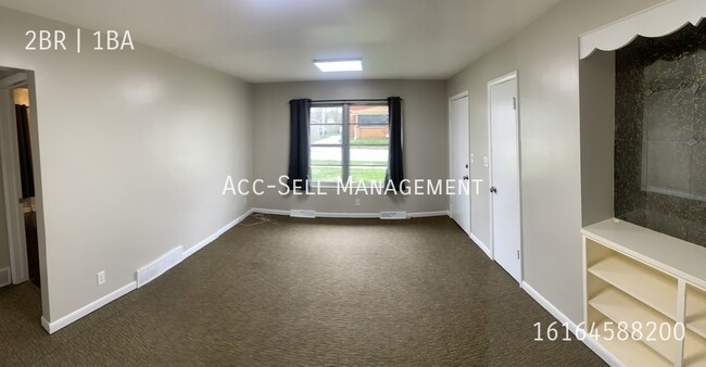Building Photo - 3 Knapp-