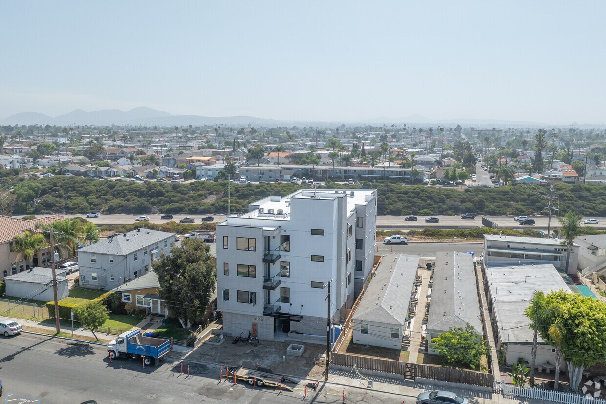Contexto - 4505 Illinois St