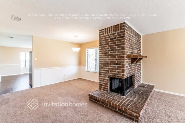 Foto del edificio - 1031 Bellflower Dr