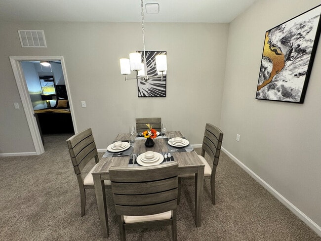 Foto del edificio - 1701 Pine Lake Dr