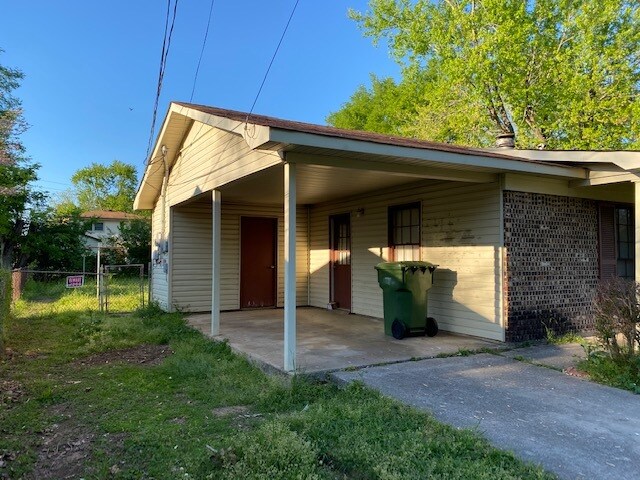 Building Photo - 4104 Talwell Dr SW