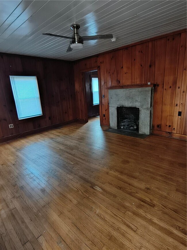Foto del edificio - 346 Clemson St