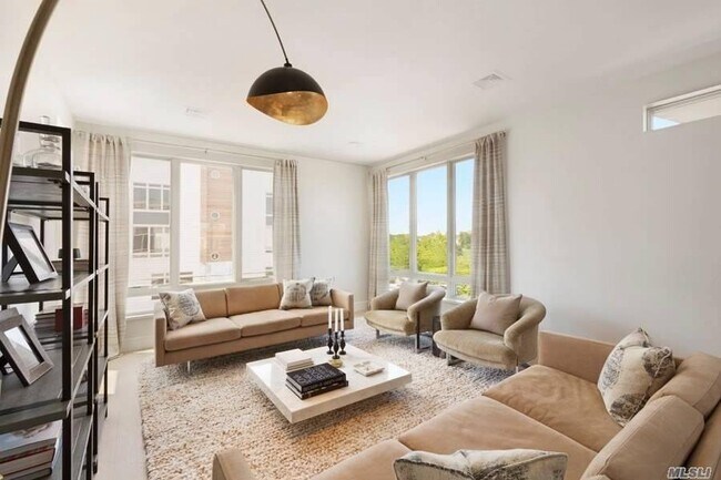 Foto del edificio - 146 Beach 5th St