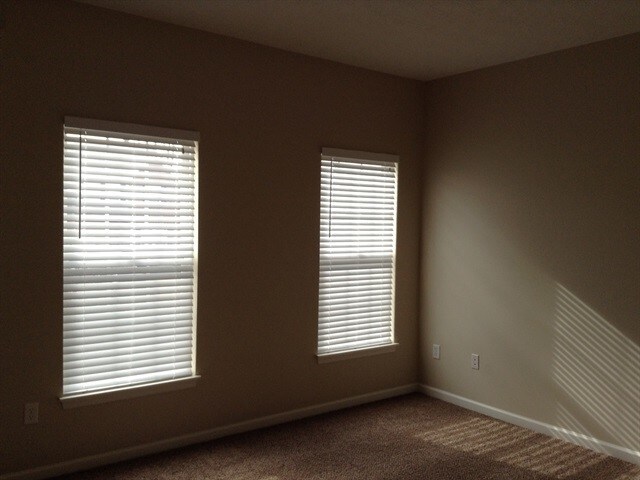 Building Photo - 966 Ally Way