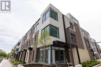 Building Photo - 1010 Portage Pkwy