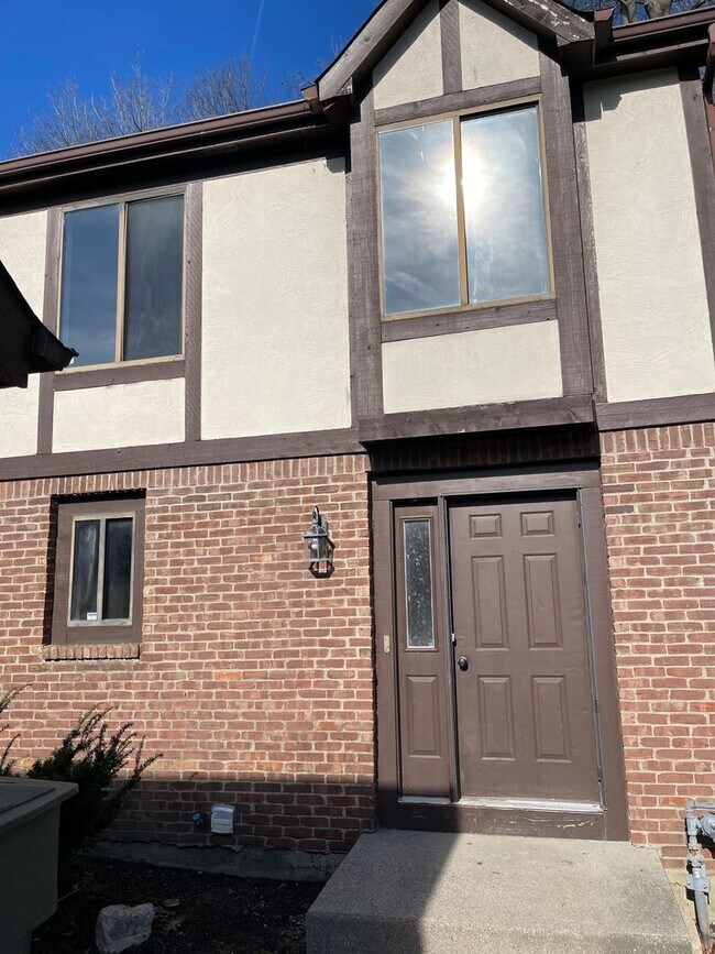 Foto del edificio - 2BD/1.5BA Townhome ~ Westerville Schools ~ 1 car garage ! Move In Now!