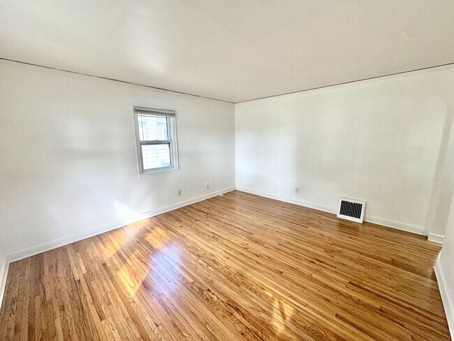 Foto del edificio - 1142 4th Ave SE