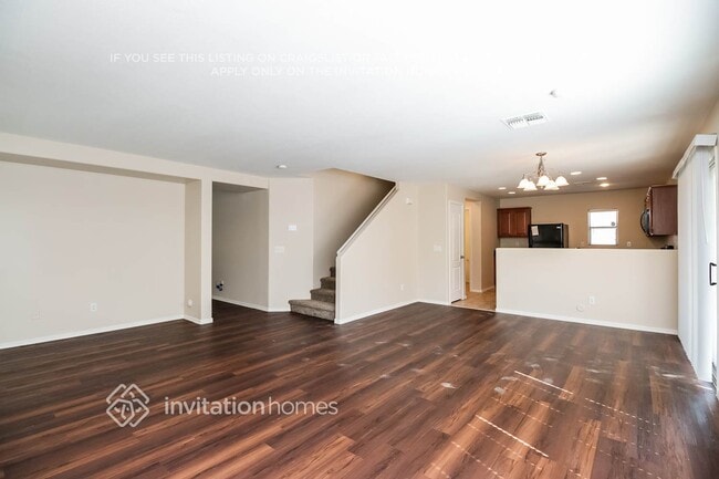 Building Photo - 7811 S 63rd Dr