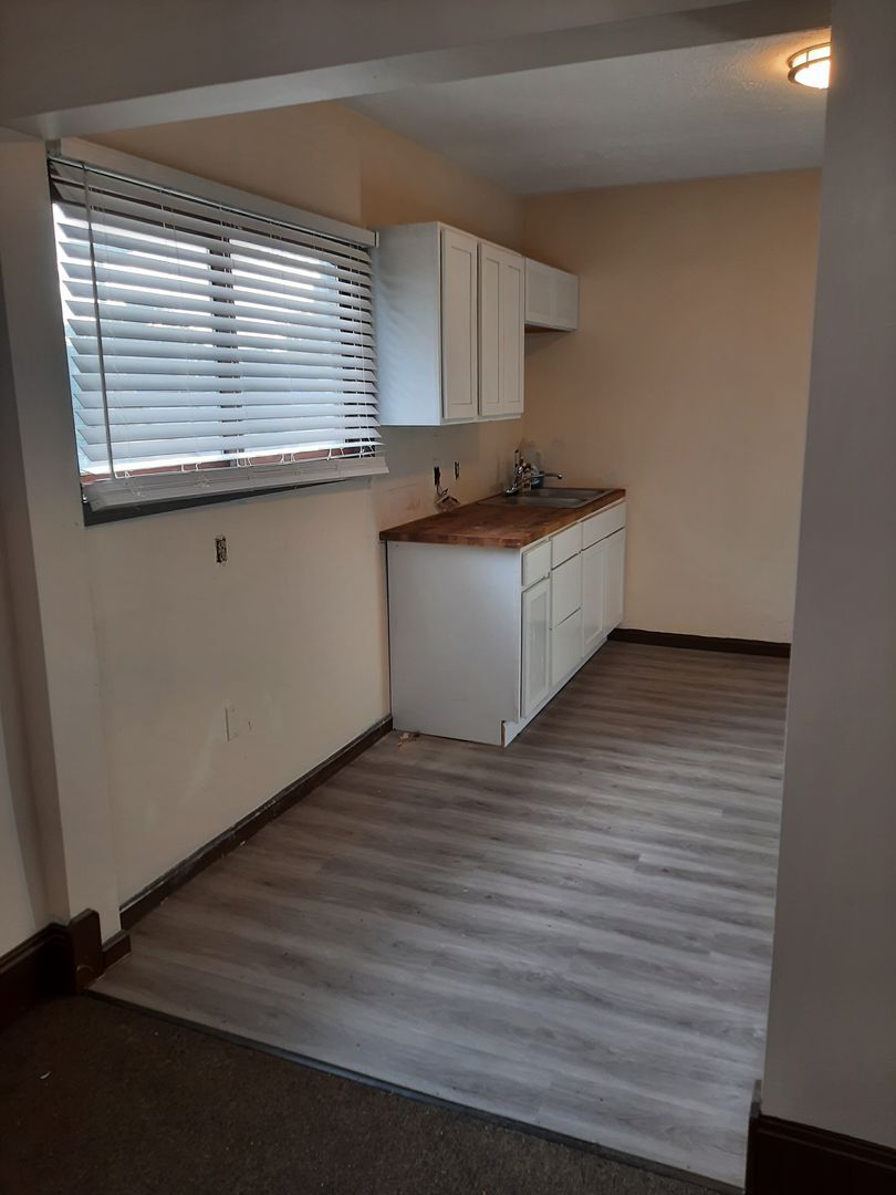 2114 W 83rd St Cleveland, OH 44102 – photo 5