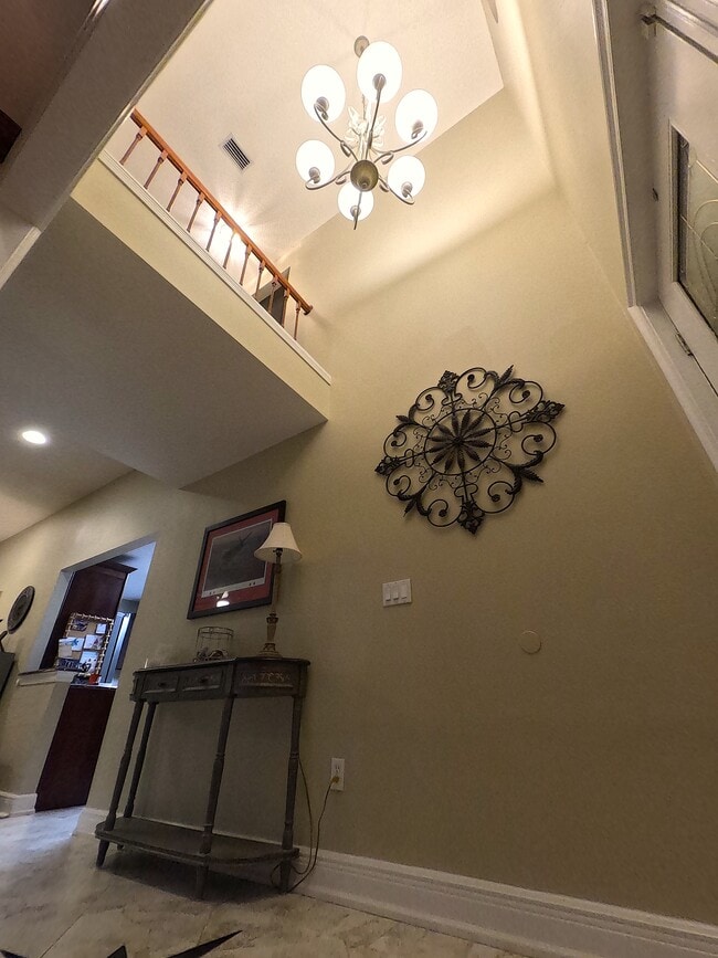 Foto del edificio - 998 Fay Dr