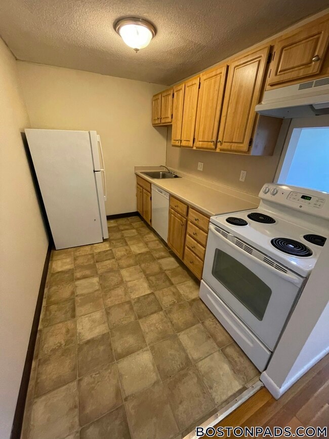 Building Photo - 66 Homer Ave