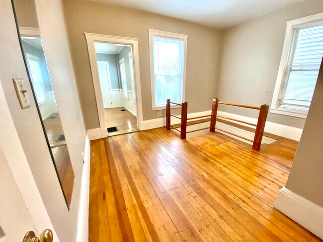 1st floor - 32 Fairmont Ave