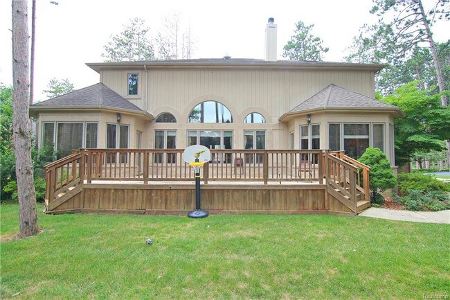 Foto del edificio - 8480 Pine Cove Dr