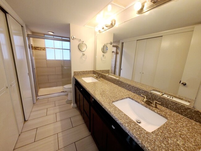 Building Photo - 3/2.5 Duplex in North Dallas