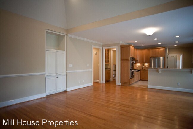 Building Photo - 11000 Governors Dr