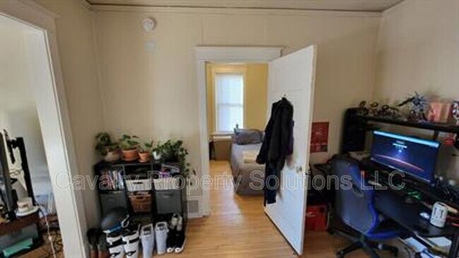 Foto del edificio - 617 E 8th St