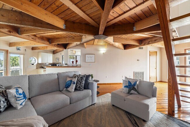 Foto del edificio - Custom home on Tiki Island