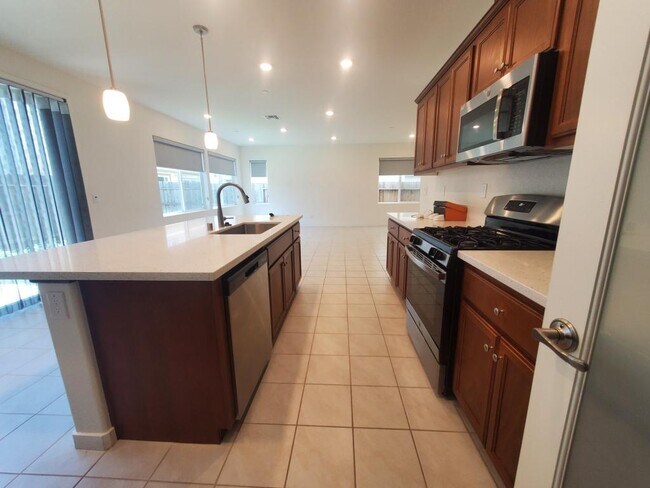 Building Photo - 3619 Silver Pine Ln