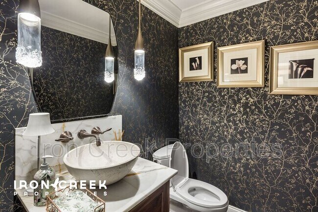Foto del edificio - 515 Crowfields Ln