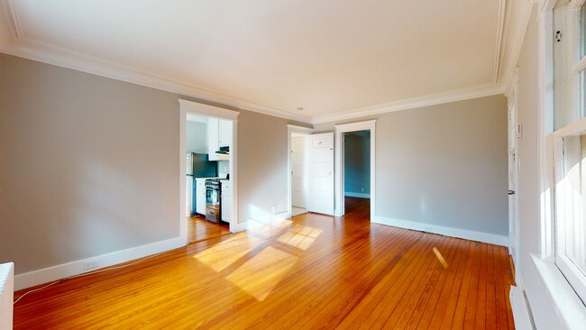 Building Photo - Spacious One Bedroom Cottage in Greenwich