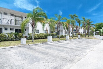 Building Photo - 6150 SW 37th St