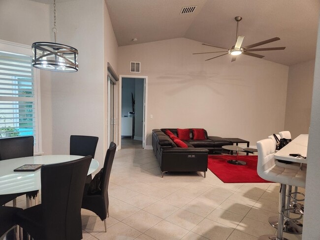 Building Photo - 2564 Sandy Cay