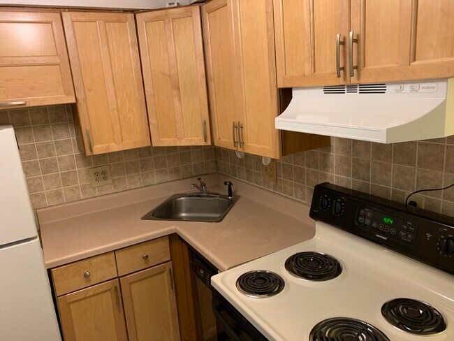 Building Photo - 1486 Commonwealth Ave