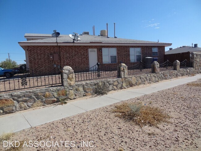 Building Photo - 3 br, 2 bath House - 1600 GLEN JAMES UNIT A