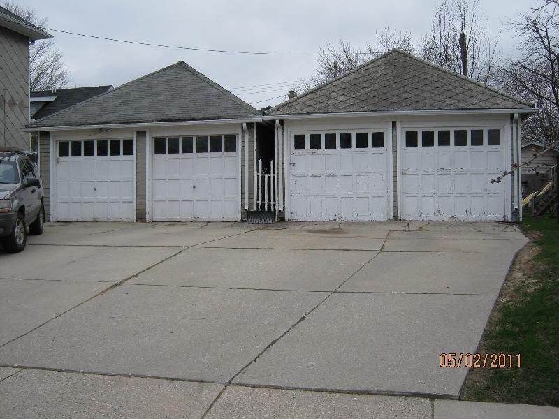Garage - 1002 N 13th St