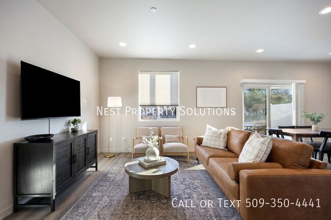 Building Photo - 370 Ivy St NE