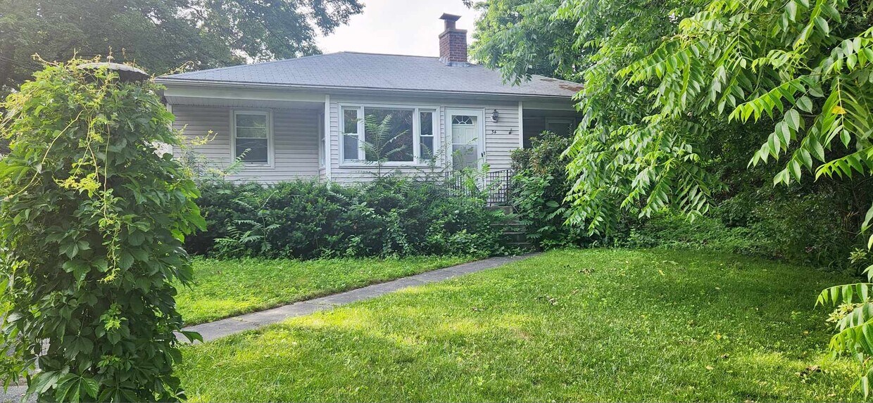 Primary Photo - 34 Lake St