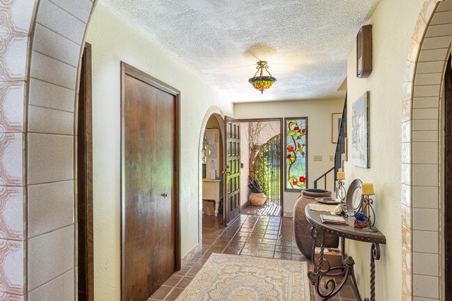 Building Photo - 474 Glass Mountain Rd