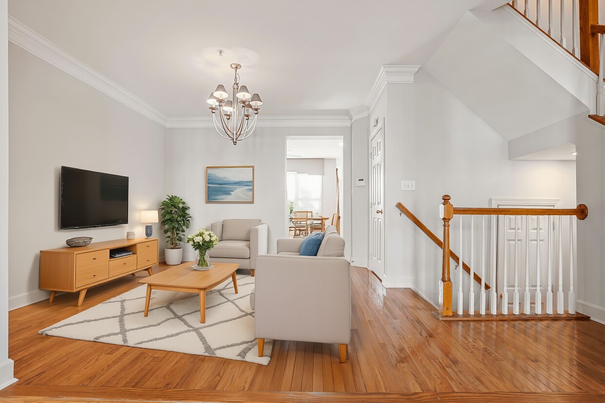 Foto principal - 1022 Crestfield Dr