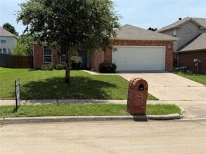 Building Photo - 2612 Weslayan Dr