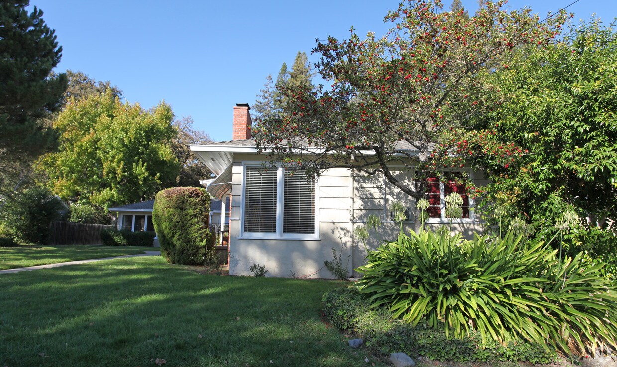 Foto del edificio - 3690 Mosswood Dr
