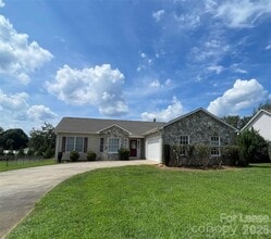 Building Photo - 1444 Farmington Hills Dr