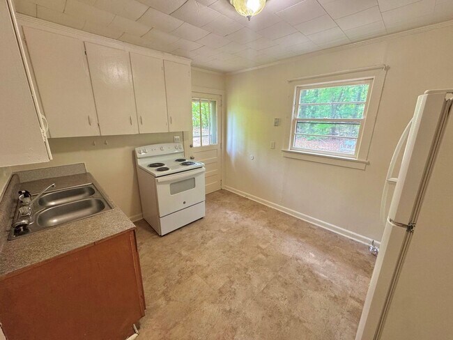 Foto del edificio - Statesville West - 2BR/1BA