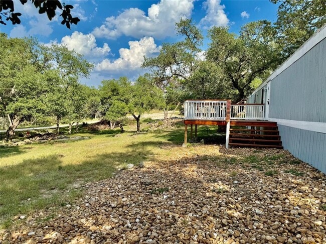 Building Photo - 750 Oak Meadows