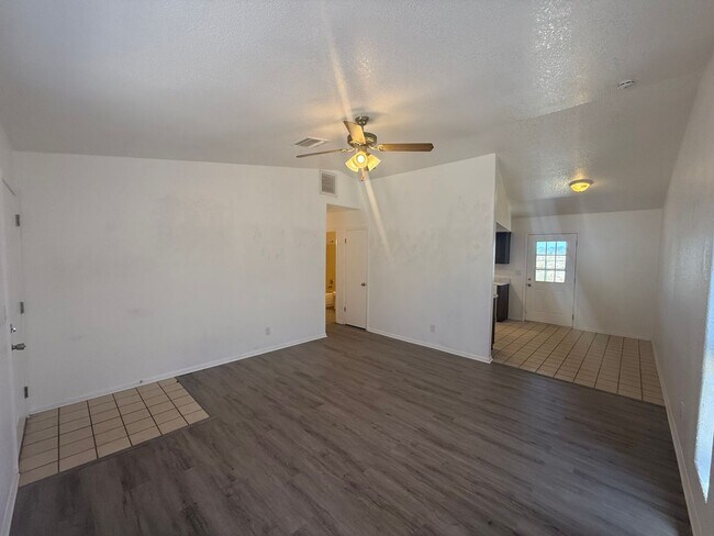 Foto del edificio - 3 Bedroom 2 Bathroom Home